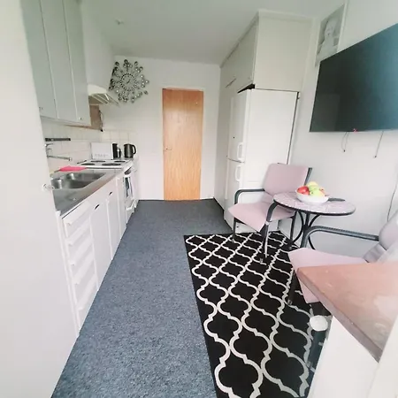 Cosy In With Balcony And Parking Lot *